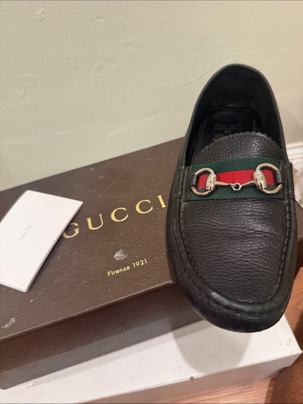 Gucci Black Leather Women’s Horsebit Loafers with Red and Green Web